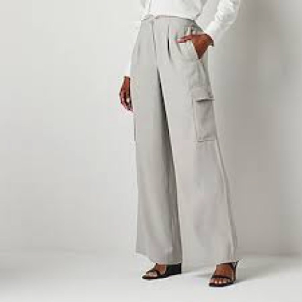 Worthington wide leg cargo pants mid rise